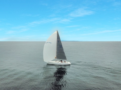Photo of the Pegasus Racing J-E100 — Port view of spinnaker