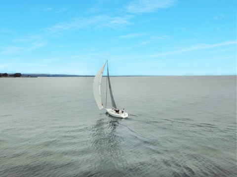 Photo of the Pegasus Racing J-E100 — Rear view of spinnaker