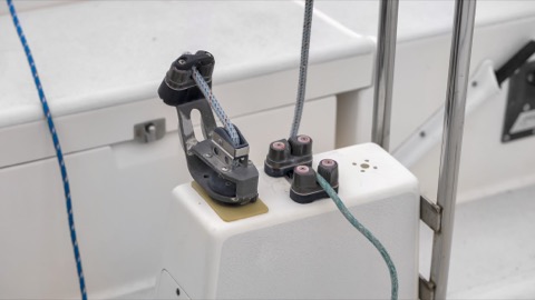 Photo of the Pegasus Racing J-E100 — Main sheet pod with fine tune adjustment and grab bar